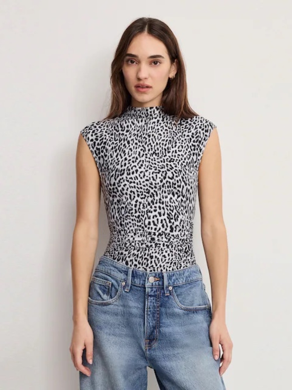 Good American Weightless Sculpting Leopard
Bodysuit nwt, sz L